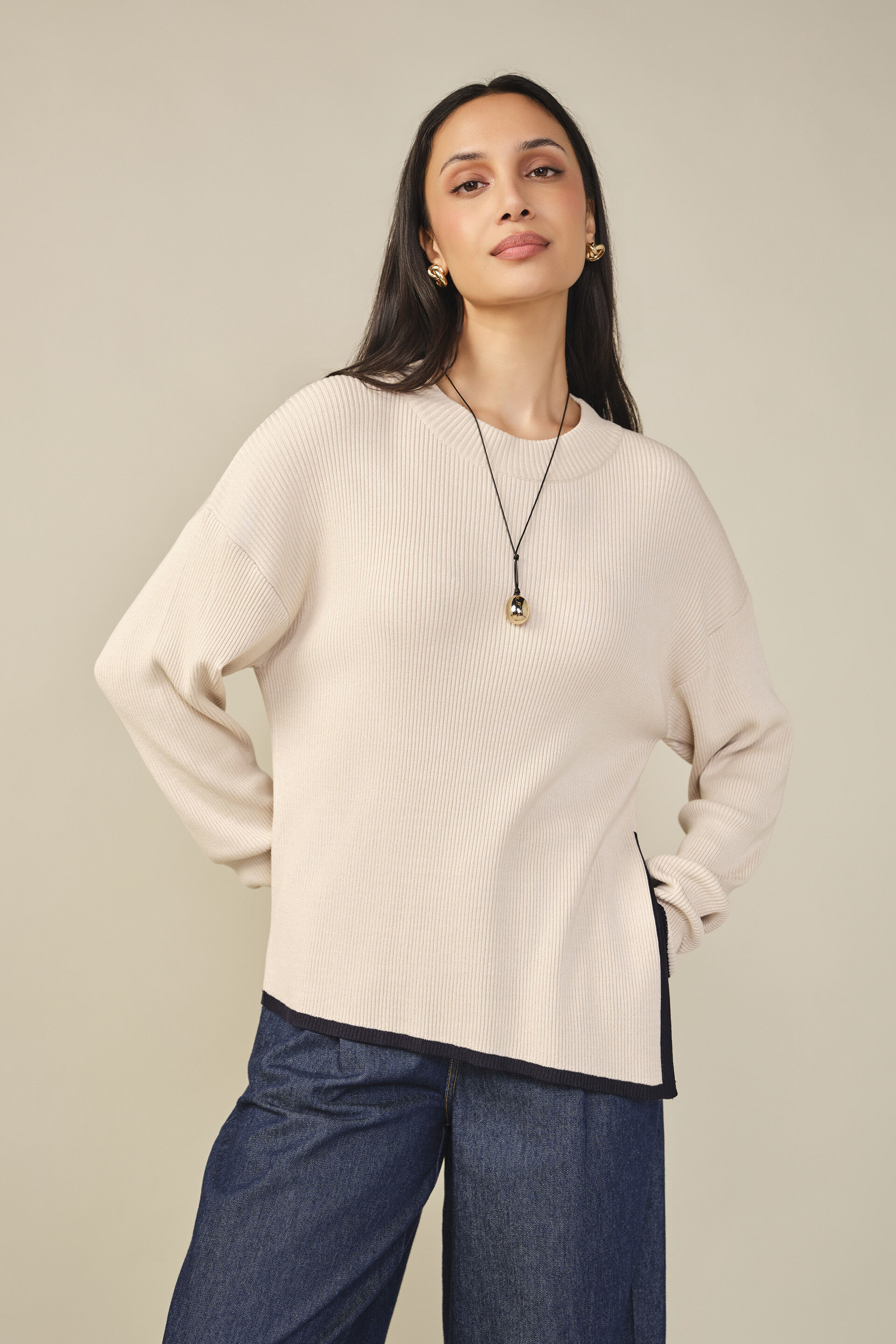 Solid Knit Pullover in Beige