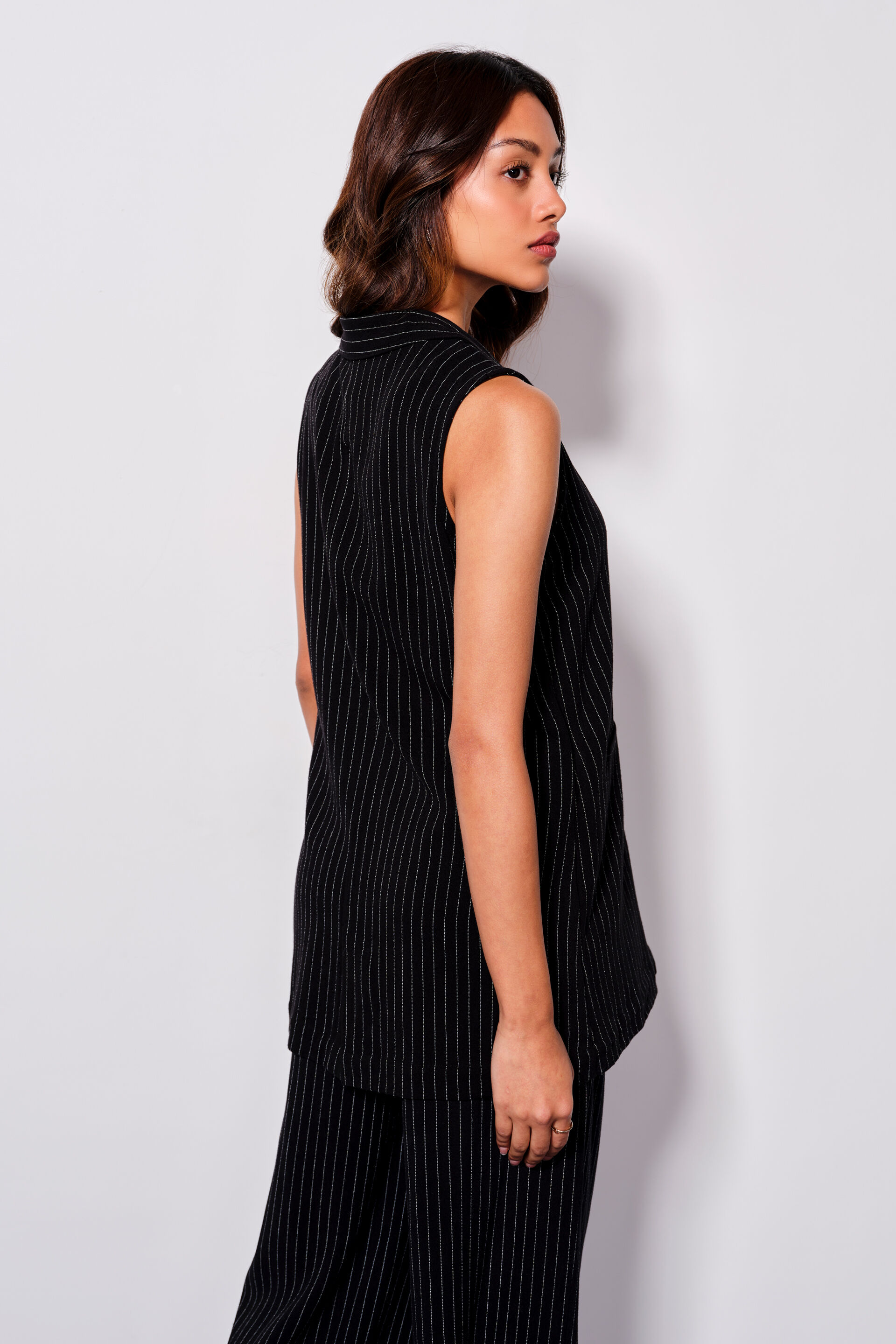 Minimalist Linear Linen Blend Top, Black, image 5