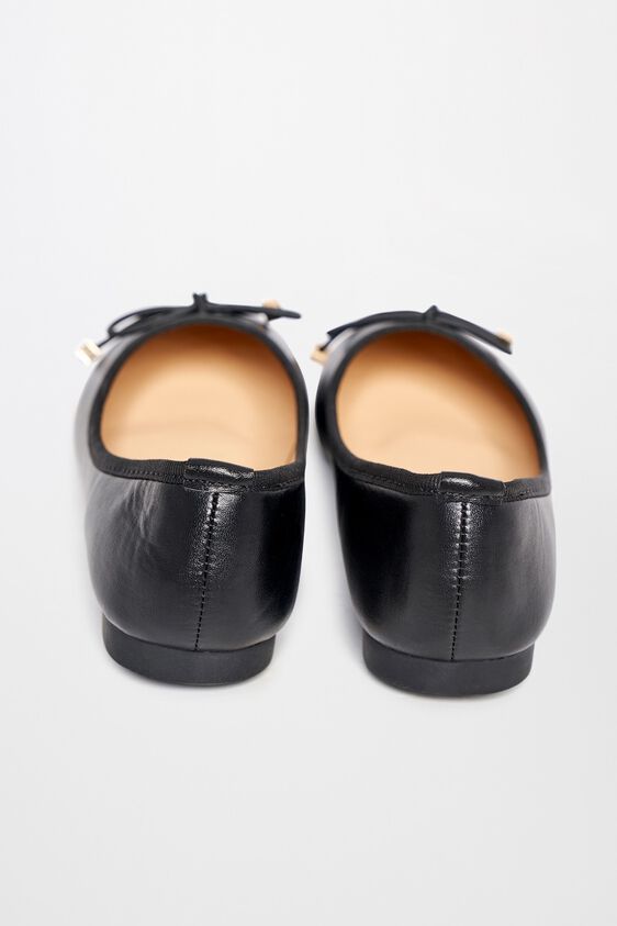 4 - Black Shoe, image 4