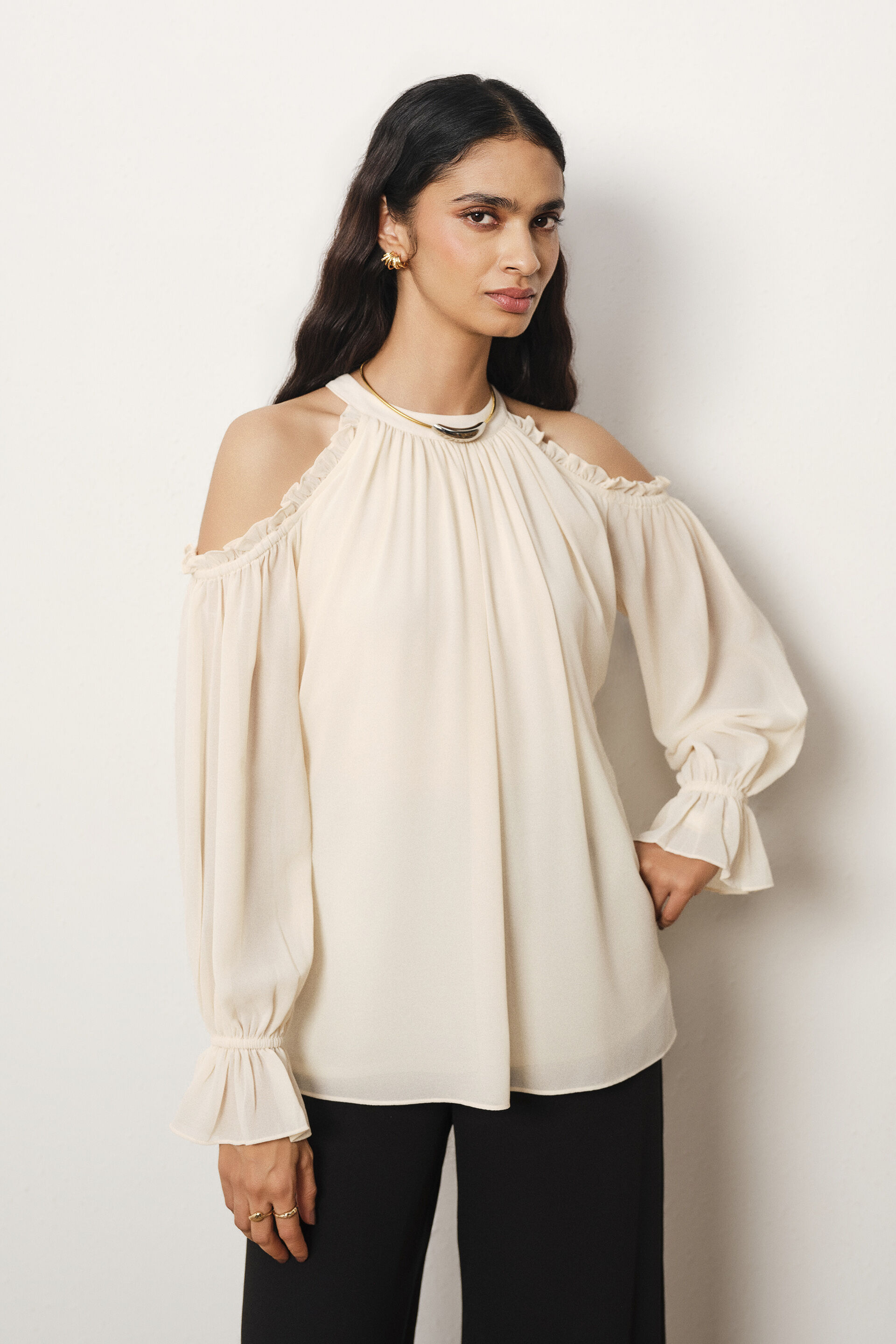 Cold Shoulder Peasant Sleeves Top in Ivory, Ivory, image 3