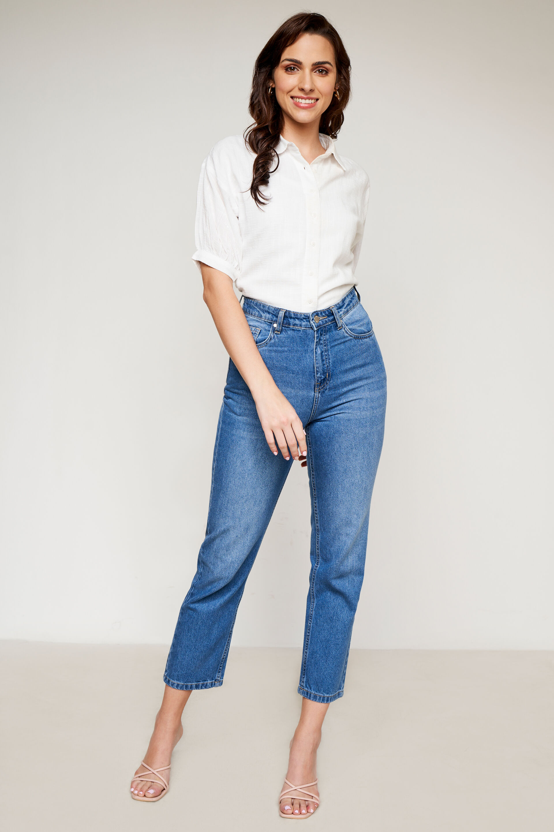 Tapered hot sale bottom jeans