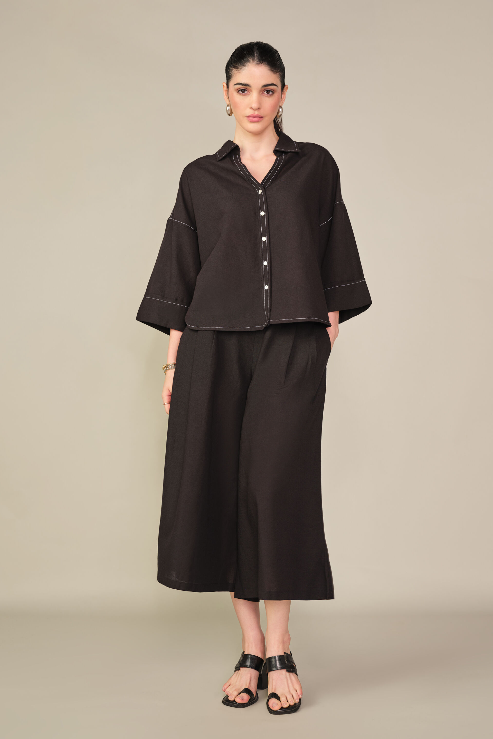 Oversized Shirt in Black, Black, image 3