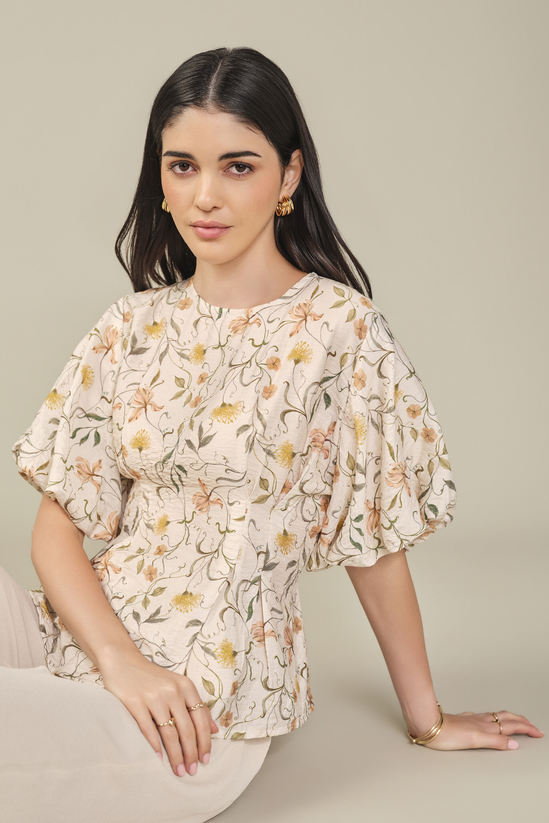 Floral Print Balloon Sleeve Top in Beige, Multi Color, image 3