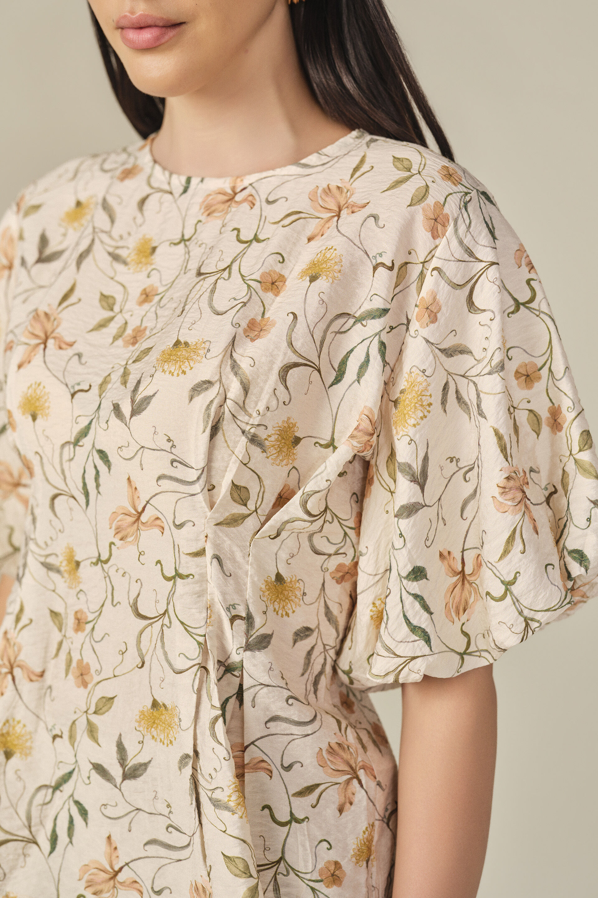 Floral Print Balloon Sleeve Top in Beige, Multi Color, image 2