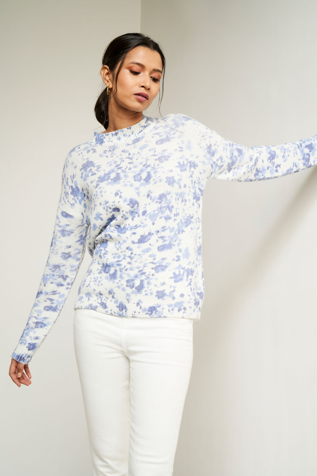 Blue and White Floral Straight Top, Blue, image 5