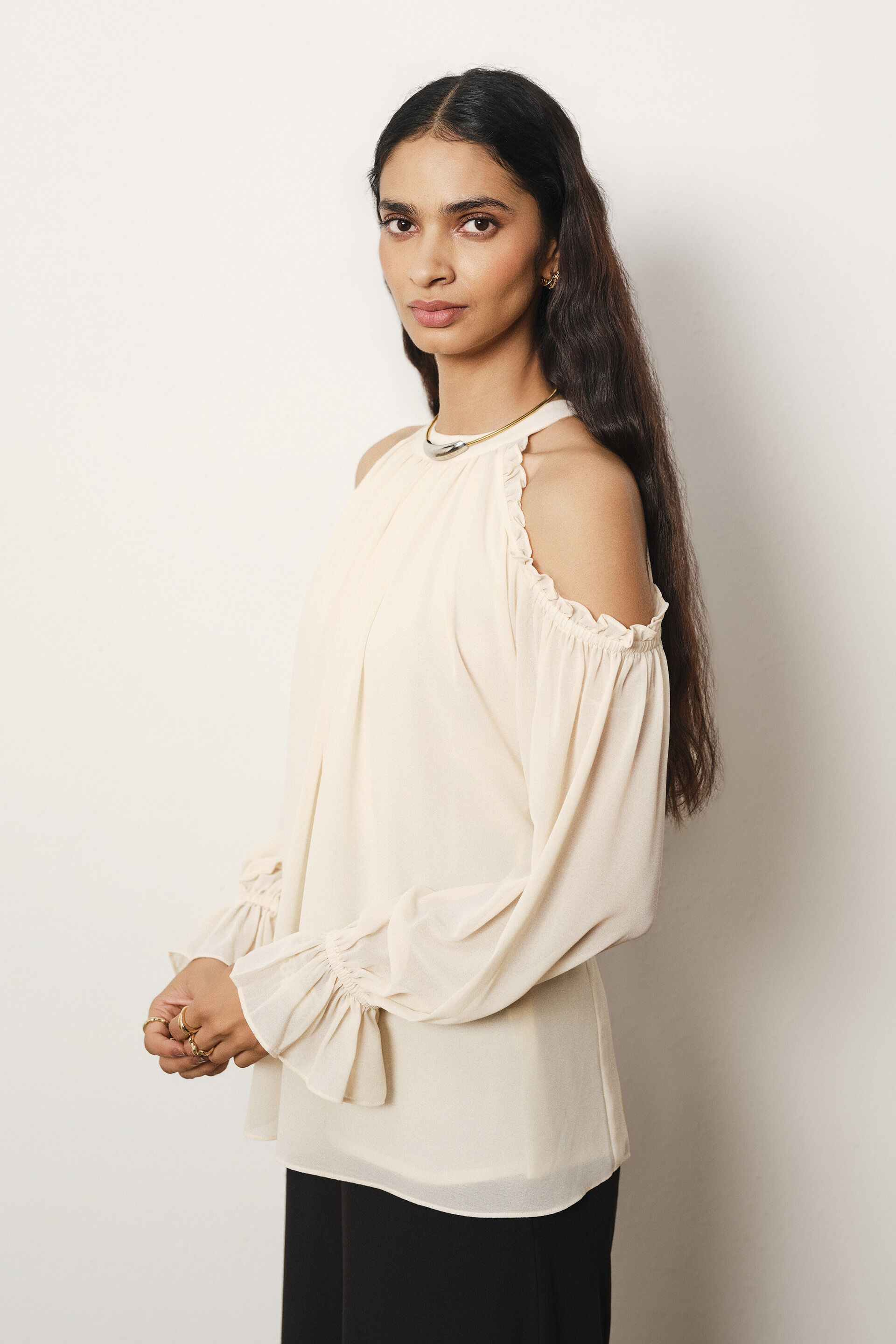 Cold Shoulder Peasant Sleeves Top in Ivory, Ivory, image 4