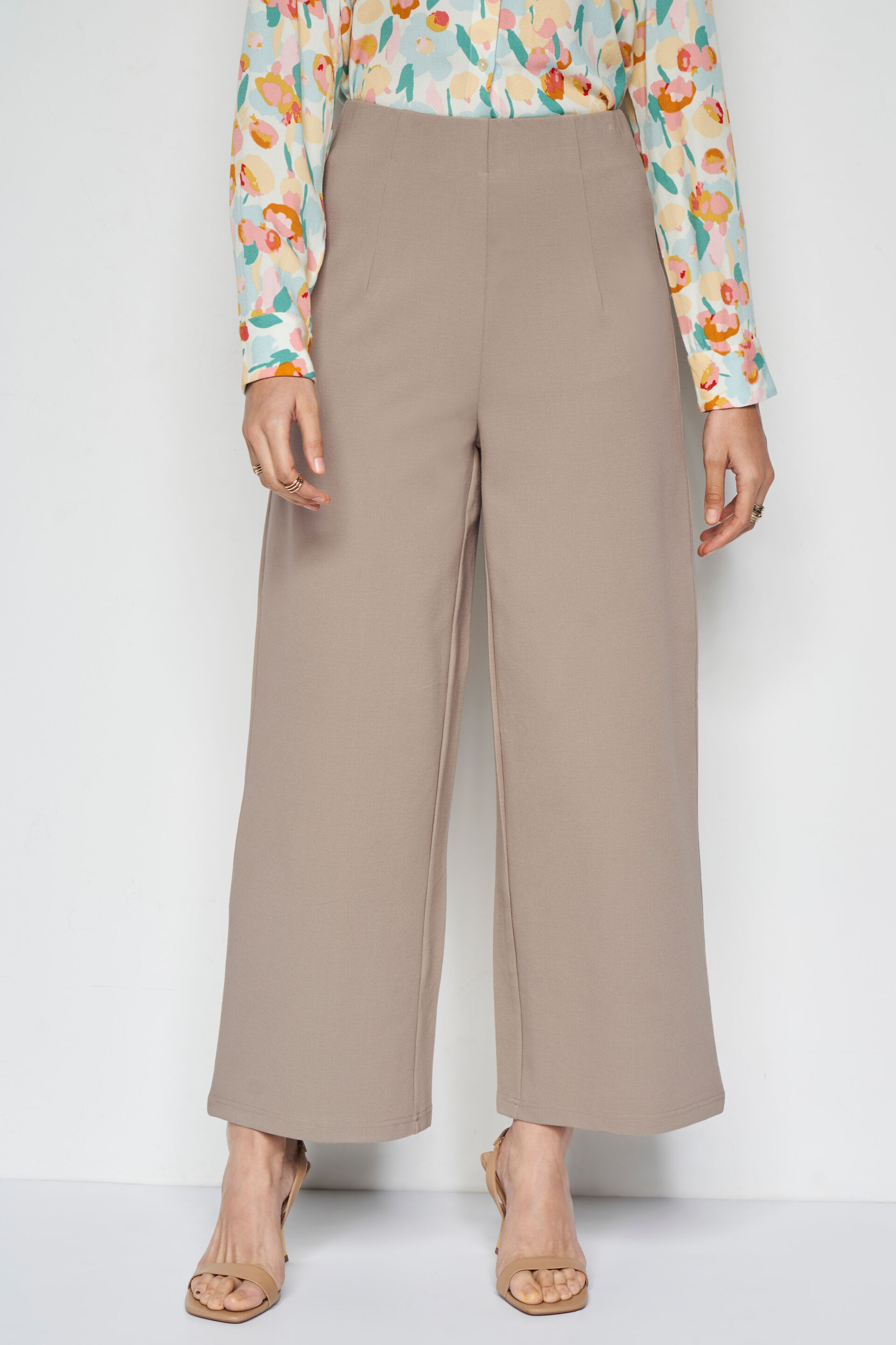 Latest bottom discount wear for ladies
