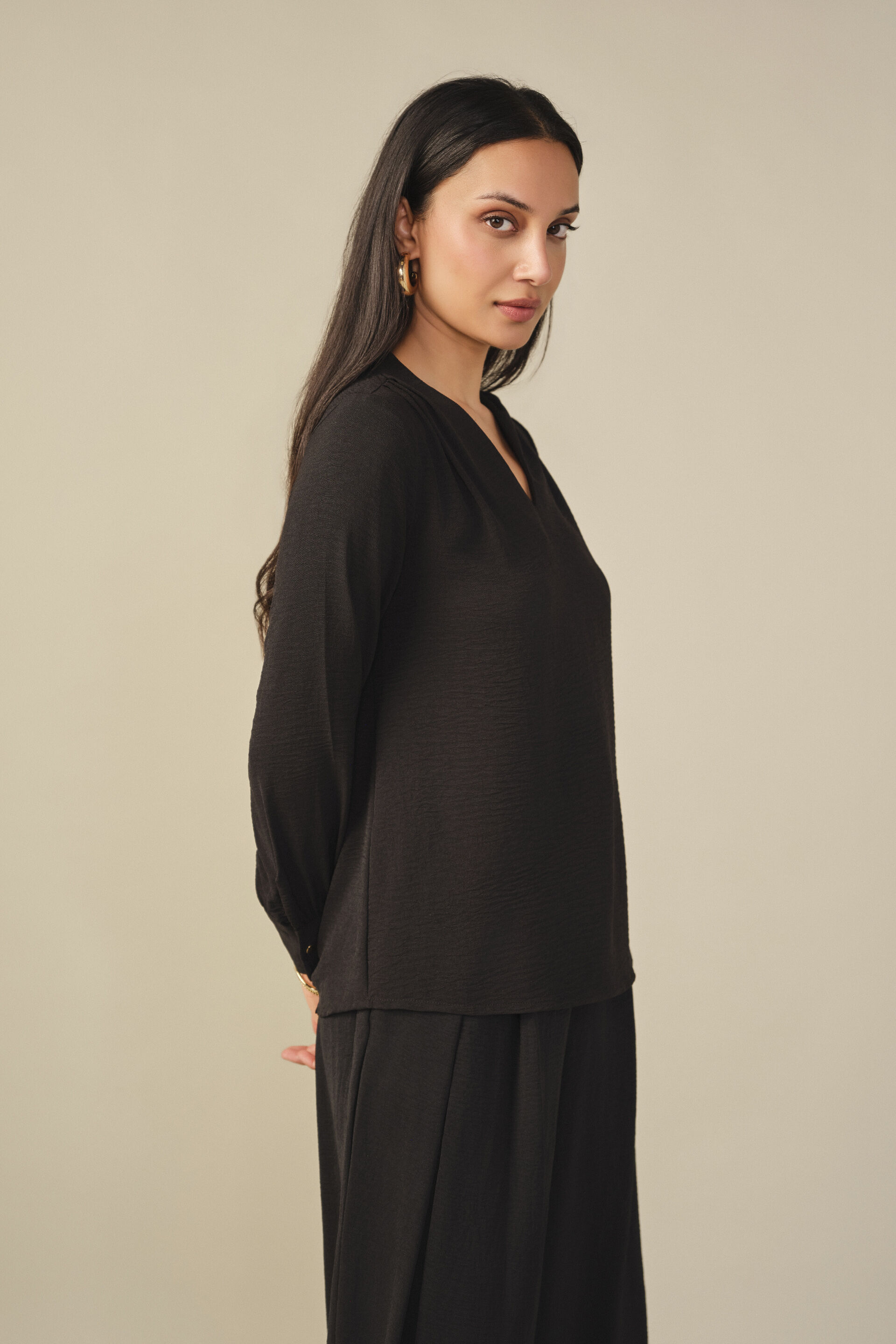 V Neckline Full Sleeves Top in Black, Black, image 4