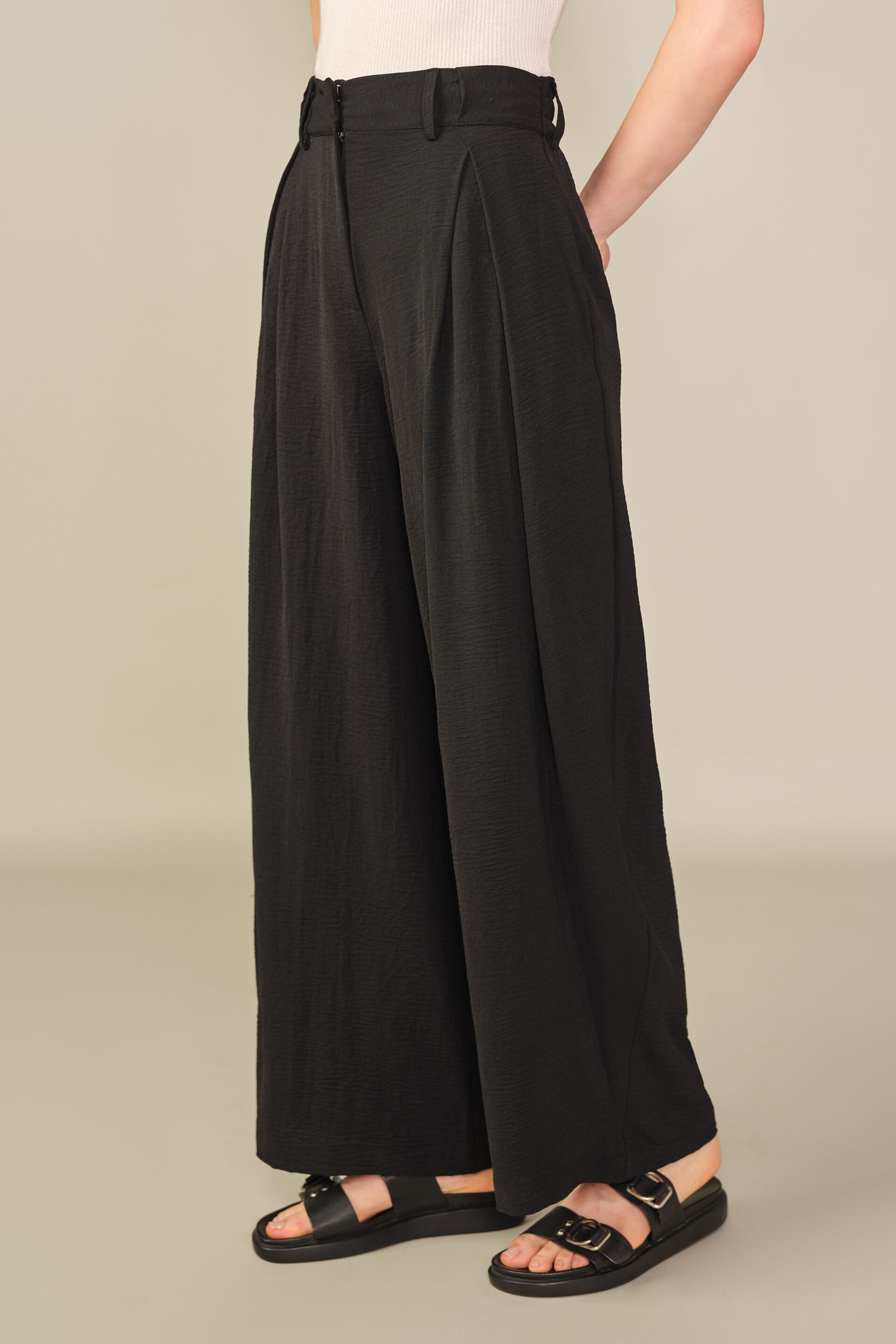 Solid Flared Trousers in Black, Black, image 3