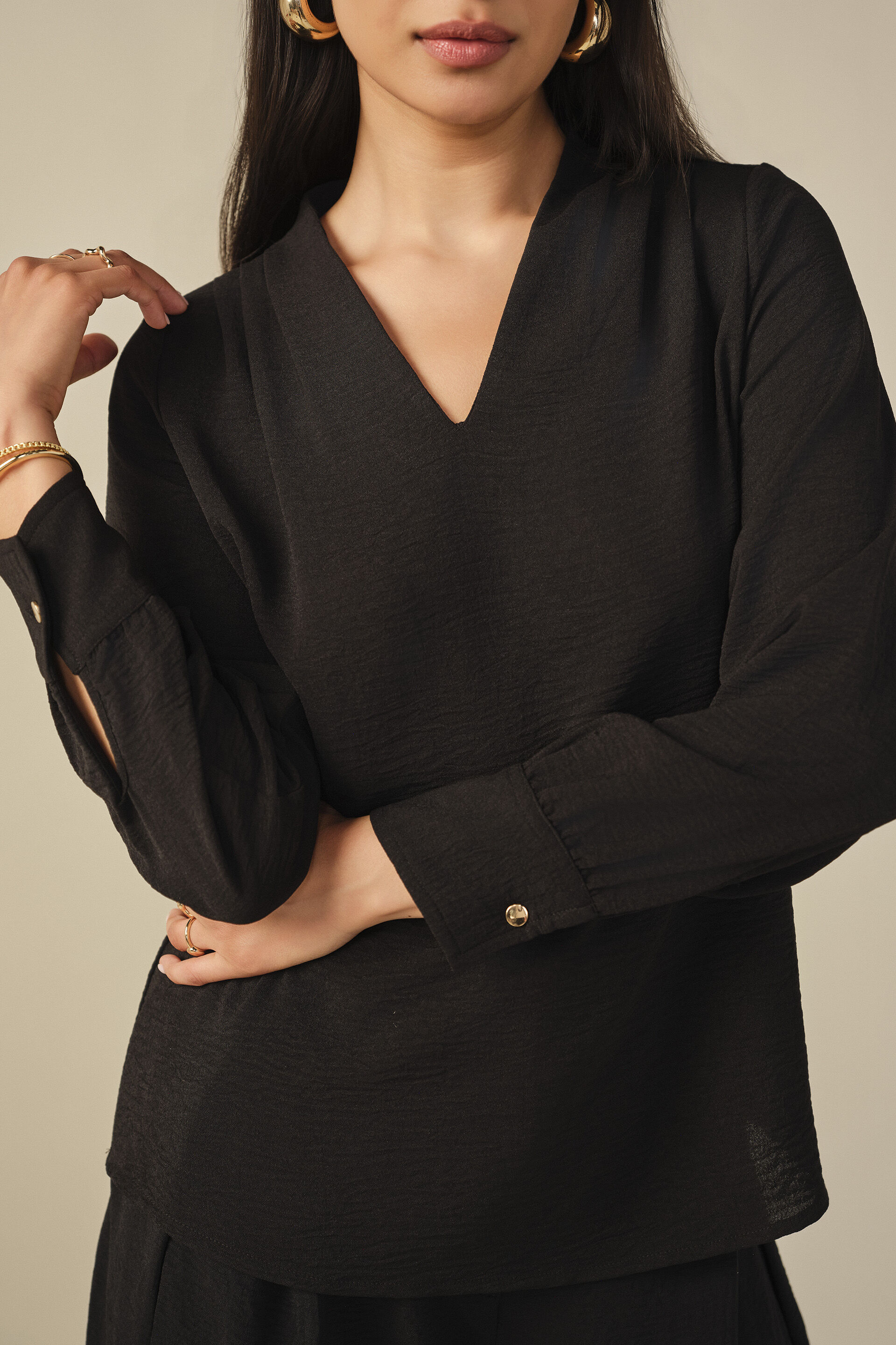V Neckline Full Sleeves Top in Black, Black, image 2