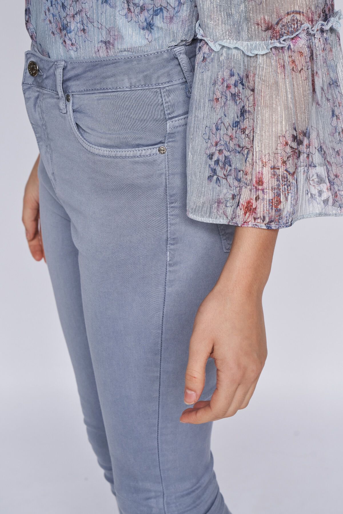 5 - Grey Bottom, image 5