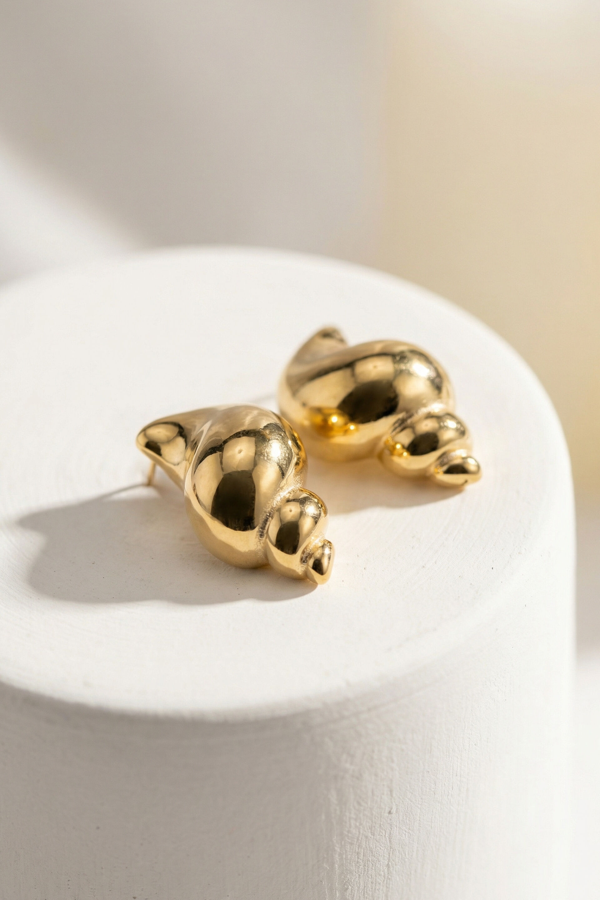 Golden Shell Stud Earrings, , image 3