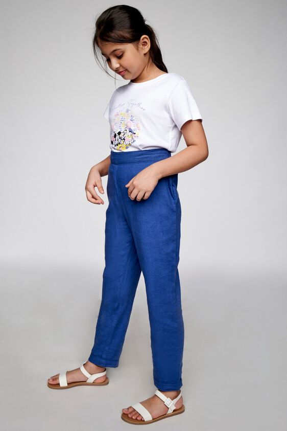 4 - White Graphic Straight Top, image 4