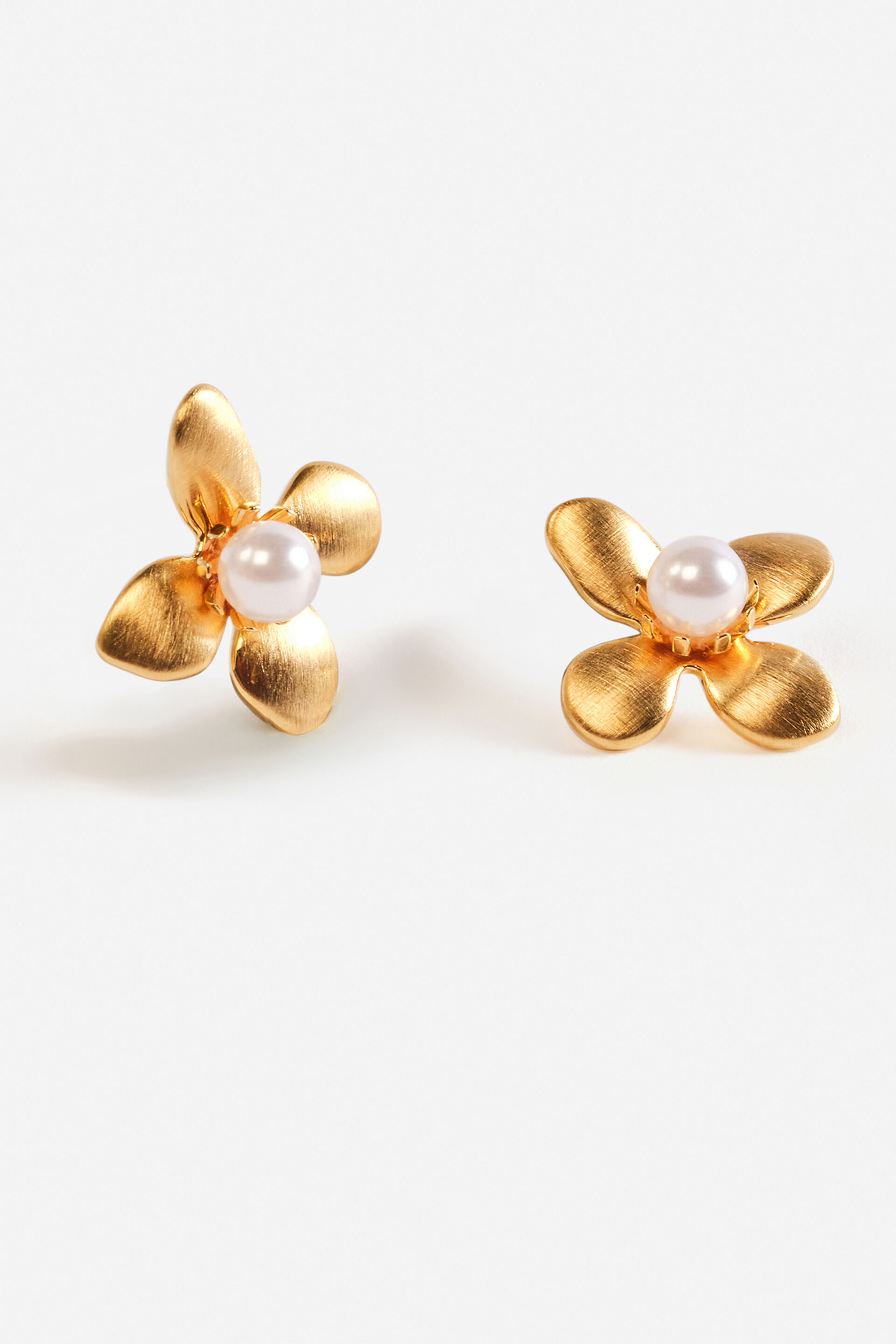 Pearl Twist Gold Earrings, , image 3