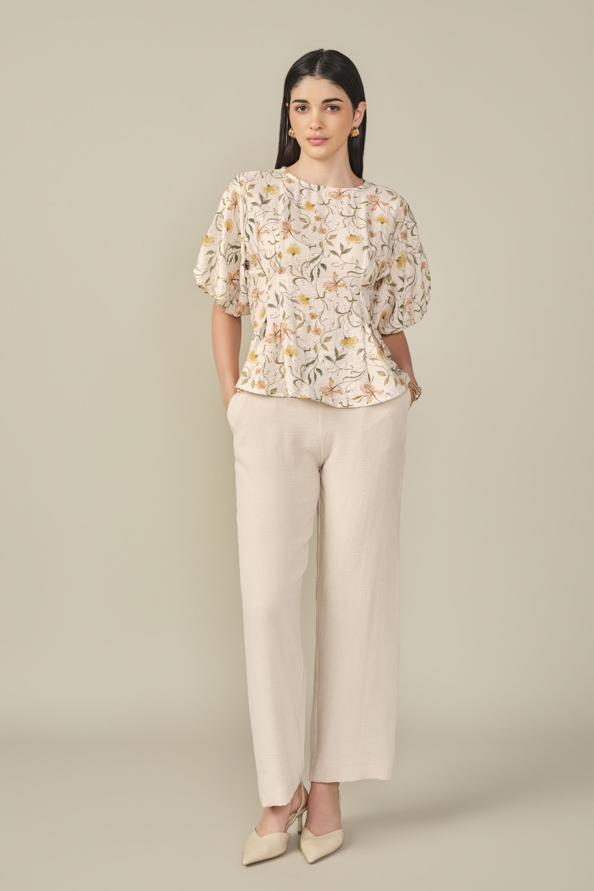 Floral Print Balloon Sleeve Top in Beige, Multi Color, image 5
