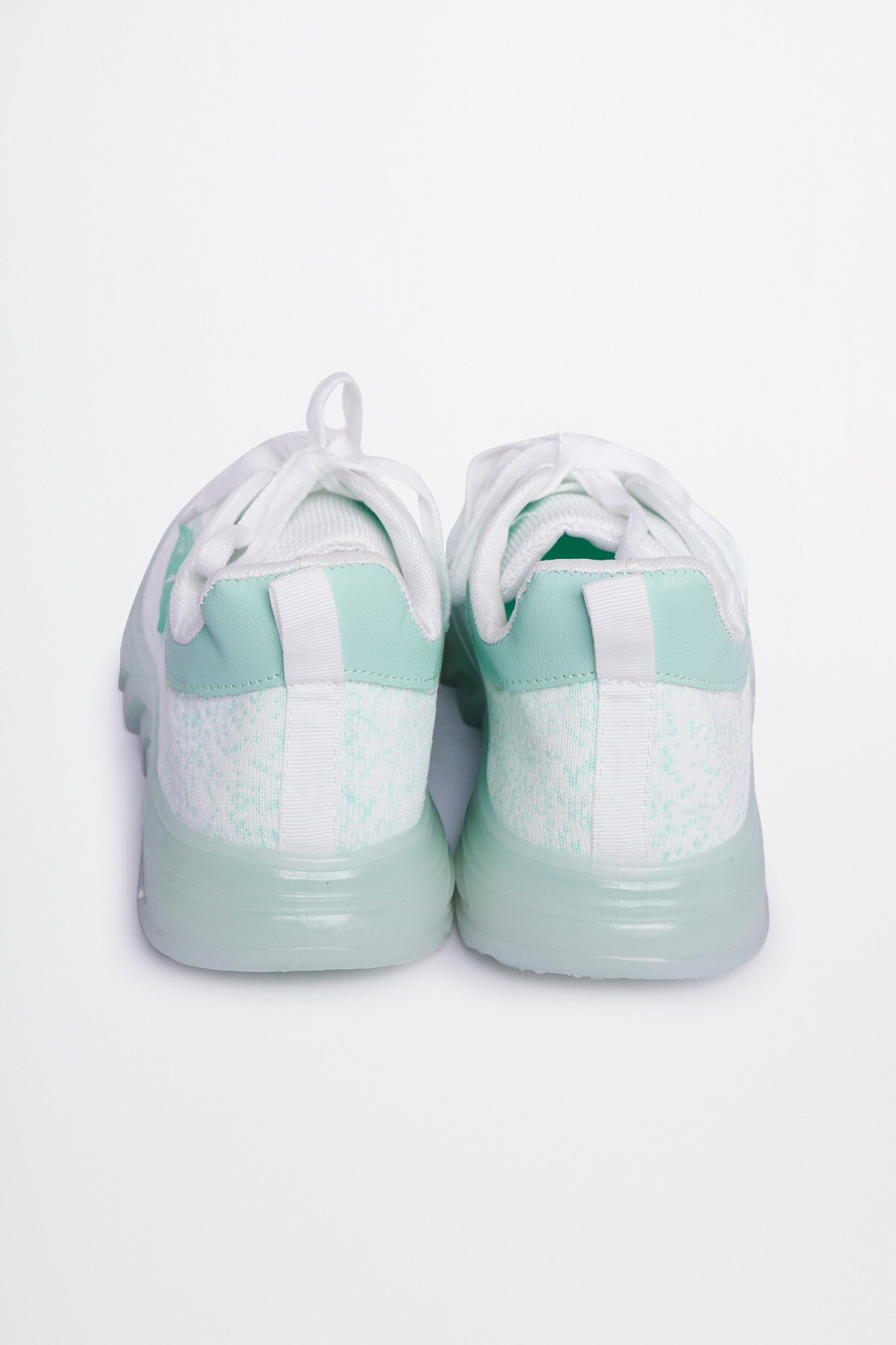 Sage top green sneakers