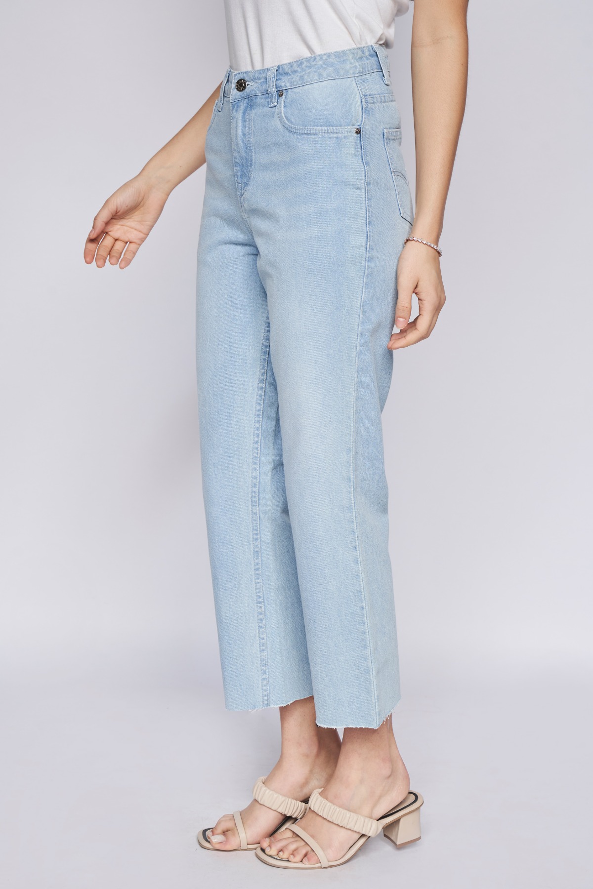 EVA - High Rise Relaxed Fit, Light Blue, image 2
